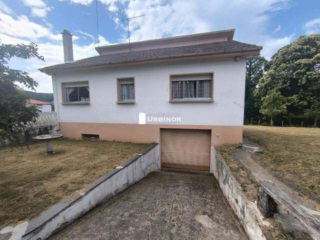 Casa en venta en O Castro de Caldelas, Terra de Caldelas