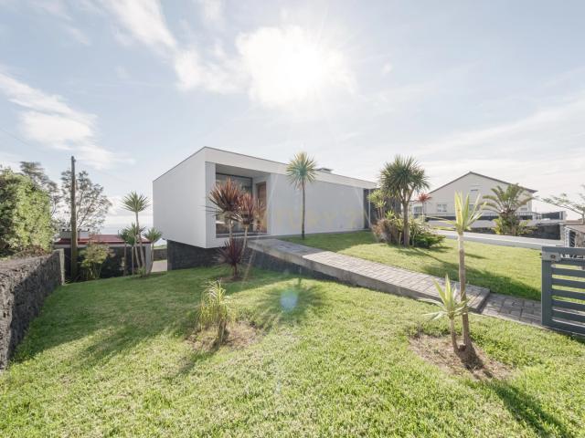 Casa venda em Açores, Doze Ribeiras