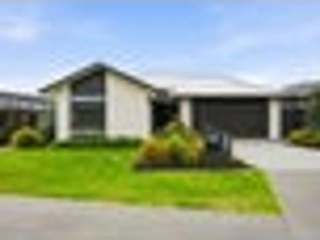House for sale in Chaslands, Canterbury