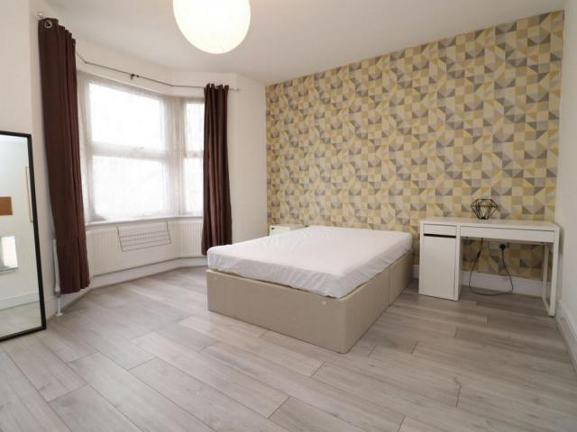 Room for rent in Charlton, Greater London