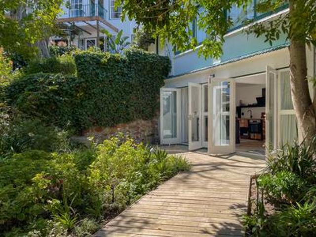 Apartment for rent in Hout Bay, Western Cape
