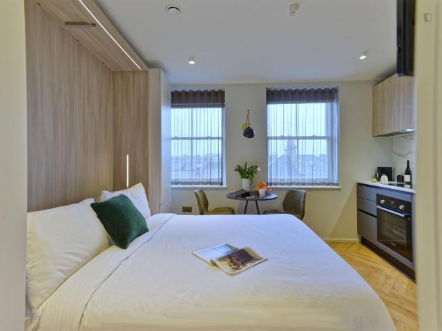 Apartment for rent in Brompton, Greater London