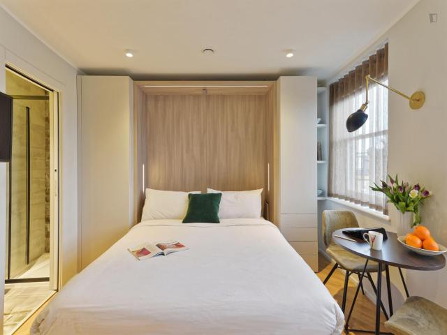 Apartment for rent in Brompton, Greater London