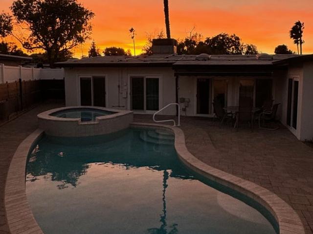 Room for rent in Encino Neighborhood Council District, Canoga Park