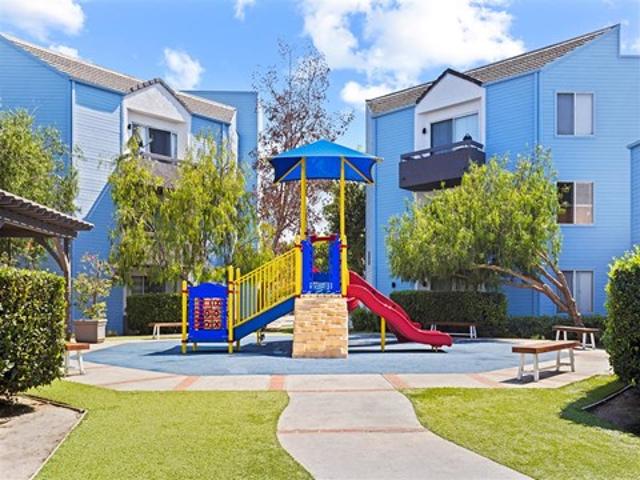 Apartment for rent in Paramount