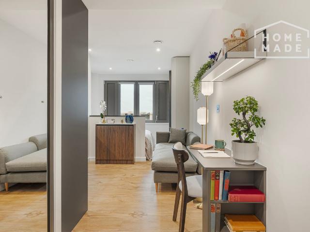 Apartment for rent in London Borough of Ealing, Greater London