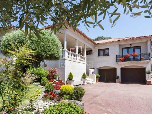 Casa en venta en Vilaza, Vigo
