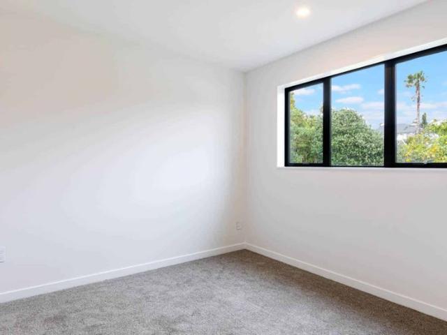 Townhouse for rent in Whangaparaoa