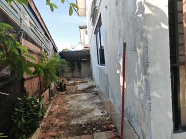 Terraced House for sale in Malaka