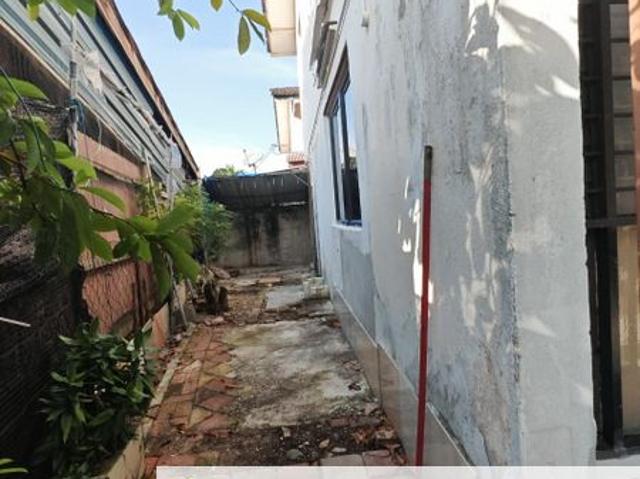 House for sale in Malaka