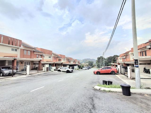 Terraced House for sale in Tanjong Sepat, Selangor