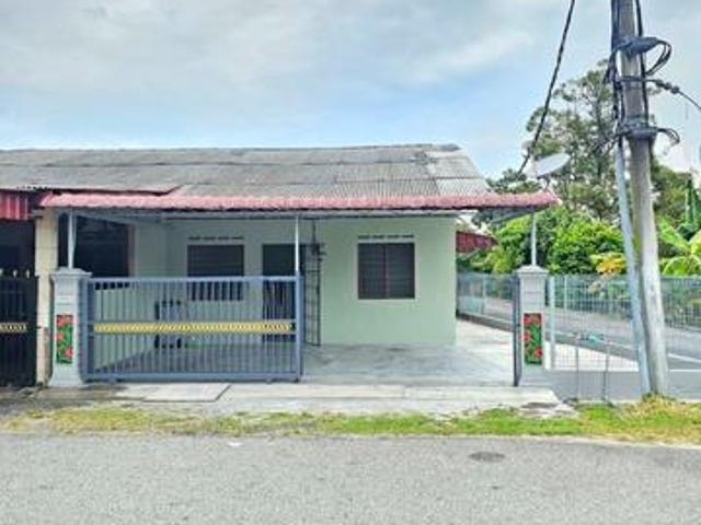 Terraced House for sale in Malaka