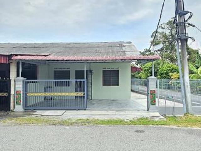 Terraced House for sale in Malaka
