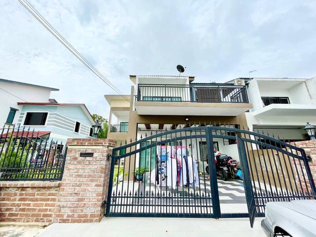 Terraced House for sale in Tanjong Sepat, Selangor