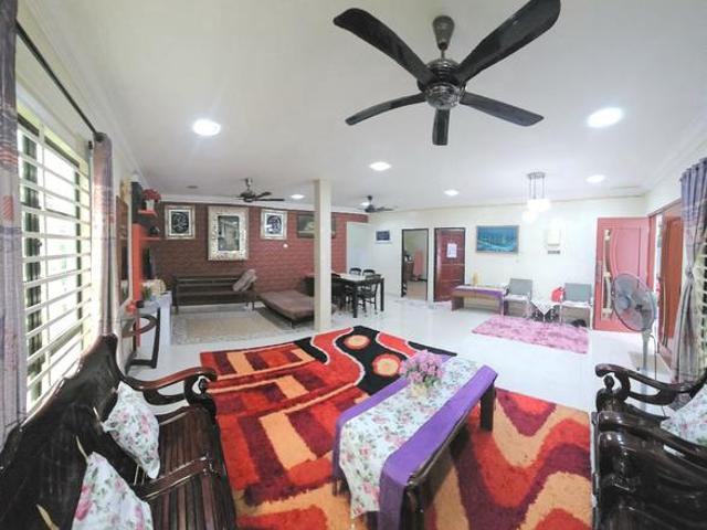 Terraced House for sale in Malaka