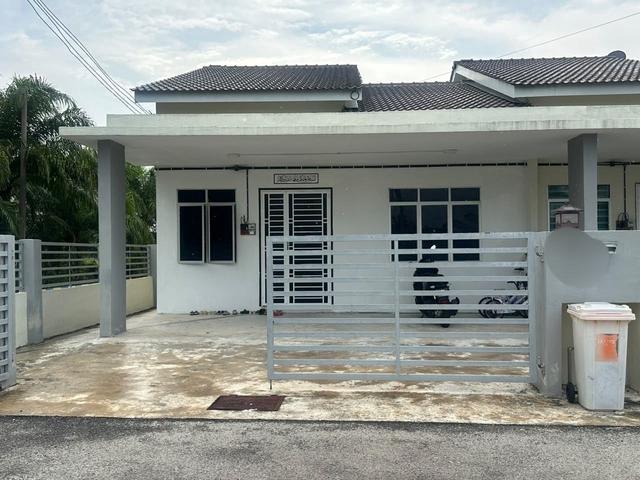 Terraced House for sale in Sabak Bernam