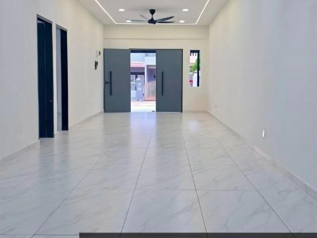Terraced House for sale in Ulu Tiram, Johor