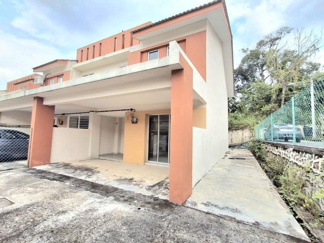 Terraced House for sale in Tanjong Sepat, Selangor