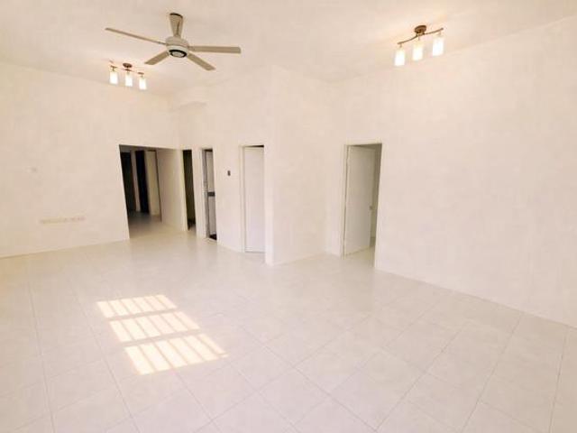 Townhouse for sale in Petaling, Subang Jaya