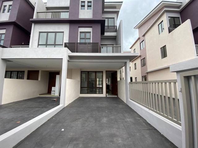 Townhouse for rent in Kajang, Langat