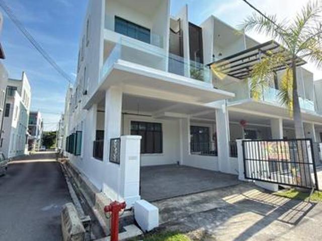 Terraced House for sale in Ujong Pasir, Malaka