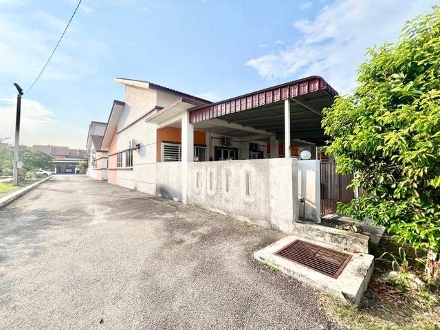Terraced House for sale in Tanjong Sepat, Selangor