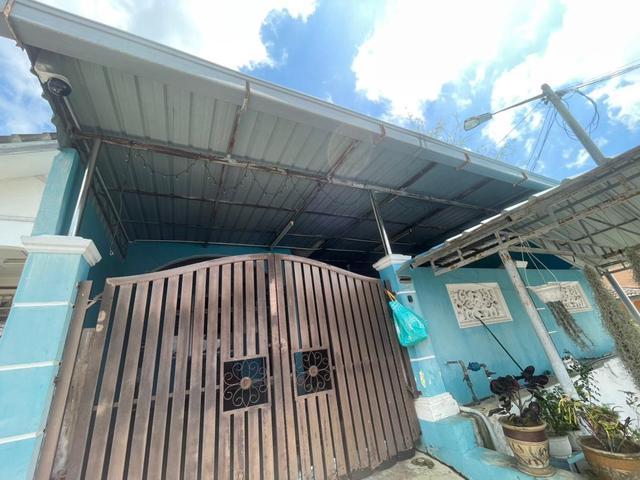Terraced House for sale in Malaka