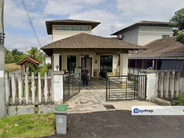 House for sale in Malaka