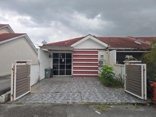 Terraced House for sale in Tanjong Sepat, Selangor