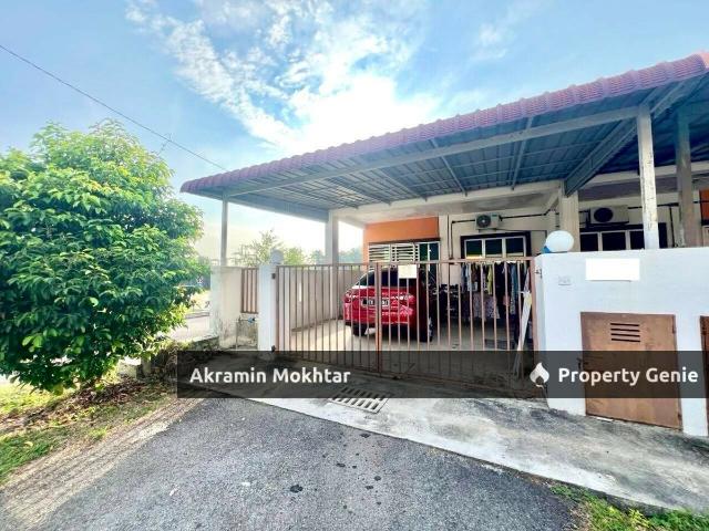 Terraced House for sale in Tanjong Sepat, Selangor