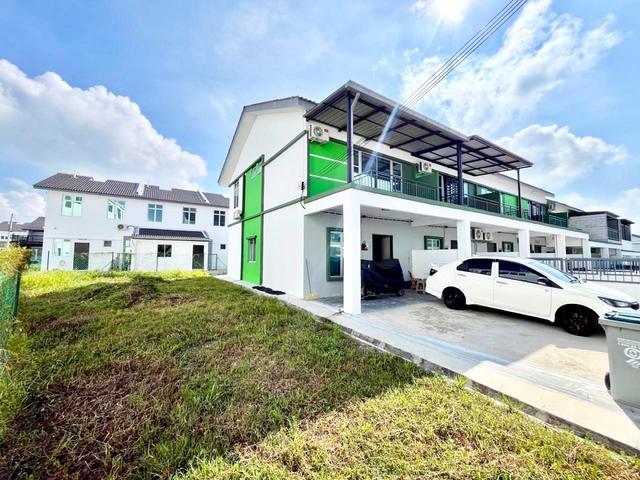 Terraced House for sale in Malaka
