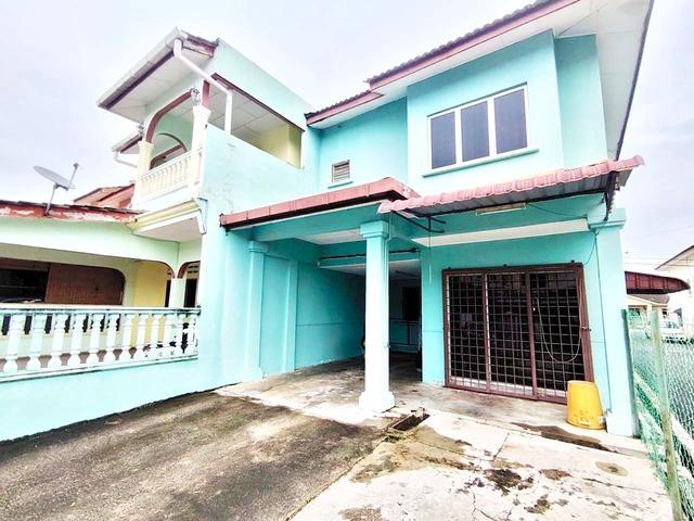 Terraced House for sale in Malaka