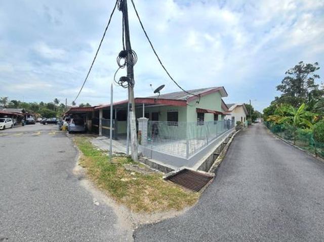 Terraced House for sale in Malaka