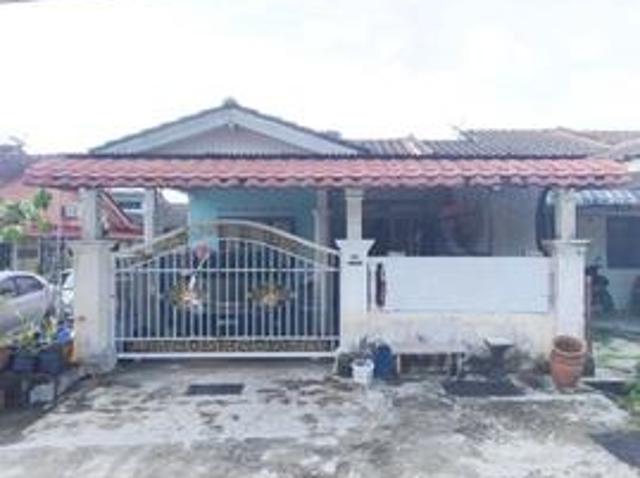 Terraced House for sale in Malaka