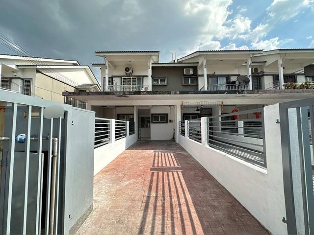 Townhouse for sale in Petaling, Subang Jaya