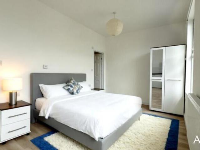 Flat for rent in Cat Hill
