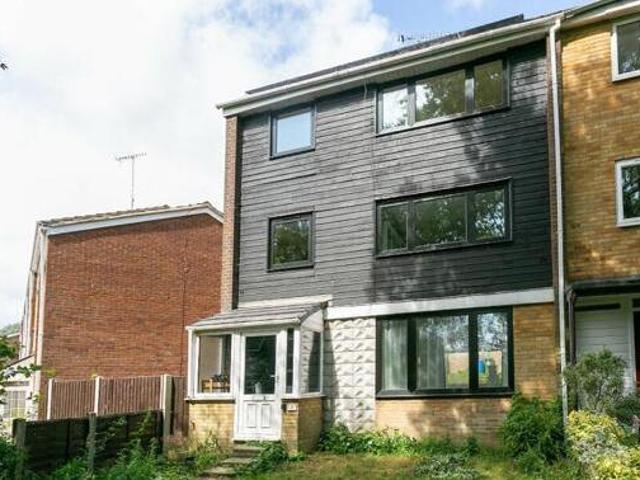 House for rent in Pouchen End, Hertfordshire