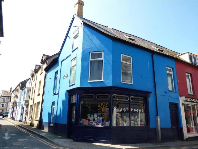 House for sale in Waun Fawr, Wales