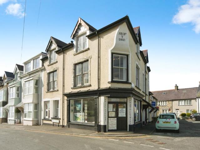House for sale in Criccieth