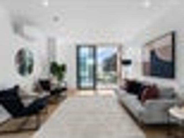 Townhouse for sale in Stonefields, Ōrākei