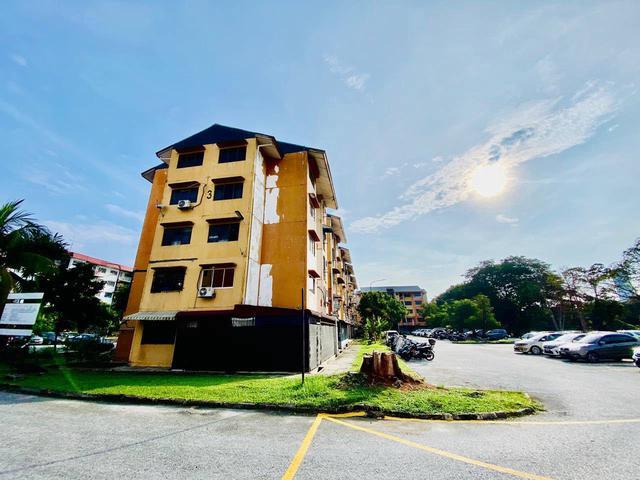Flat for sale in Petaling, Alam Impian
