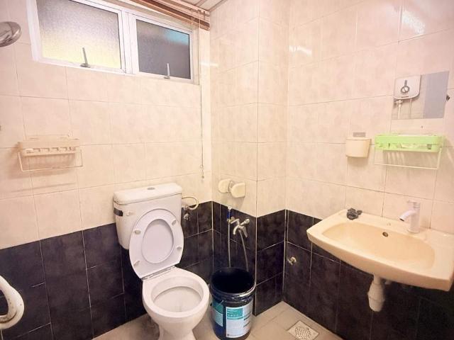 Room for rent in Country Heights Damansara, Kuala Lumpur