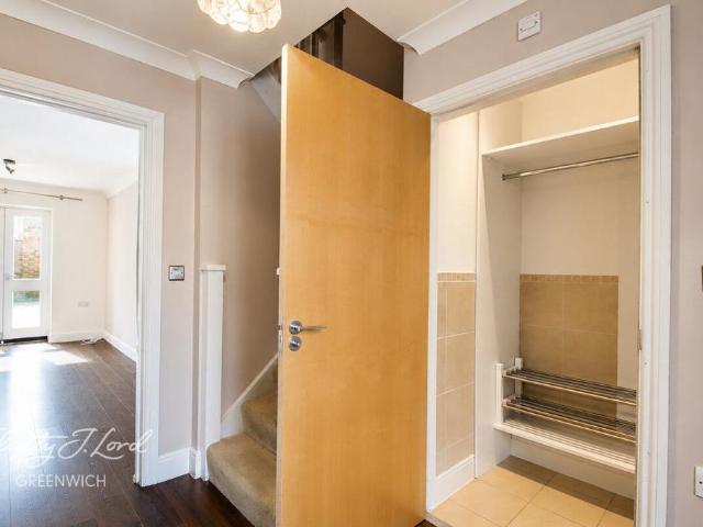 House for rent in East Greenwich, Greater London