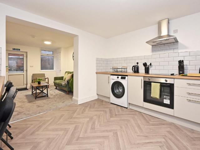 Room for rent in Hempstalls, Butterton