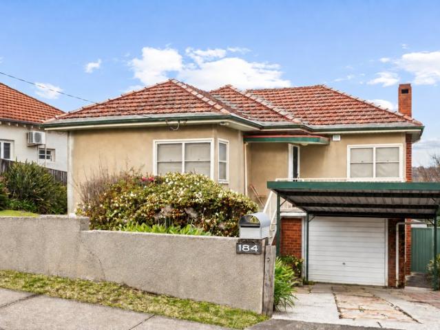 House for sale in Lower North Shore, Sydney