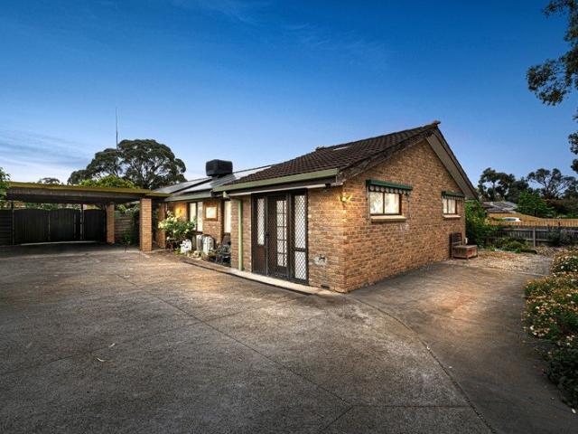 House for sale in Mill Park, Melbourne