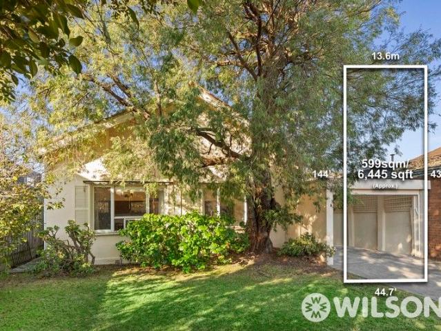 House for sale in Caulfield North