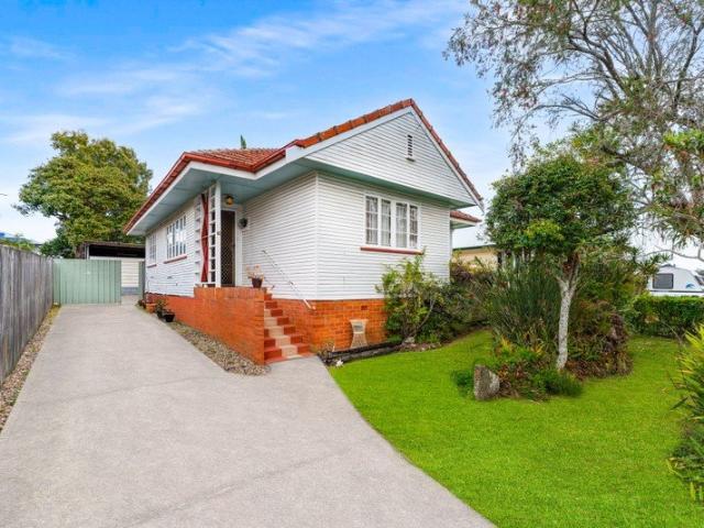 House for sale in Holland Park, Greater Brisbane