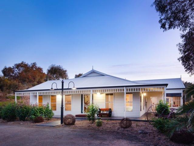 Cottage for sale in Axedale, Victoria