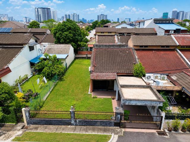 Terraced House for sale in Country Heights Damansara, Kuala Lumpur